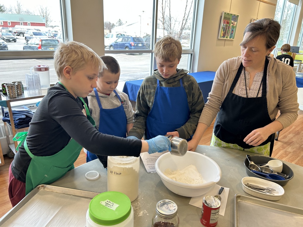 4th grade students cooking at FARMs Kitchen