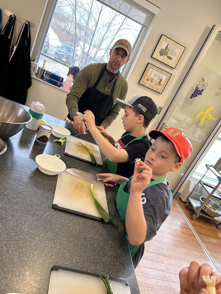 4th grade students cooking at FARMs Kitchen