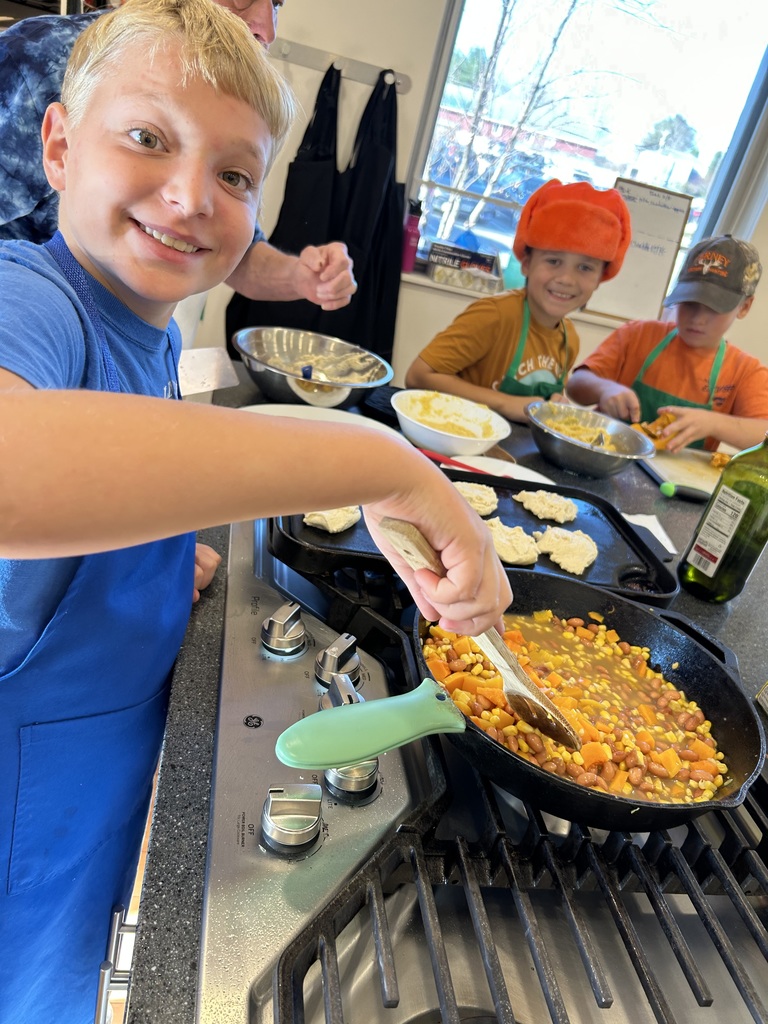 4th grade students cooking at FARMs Kitchen