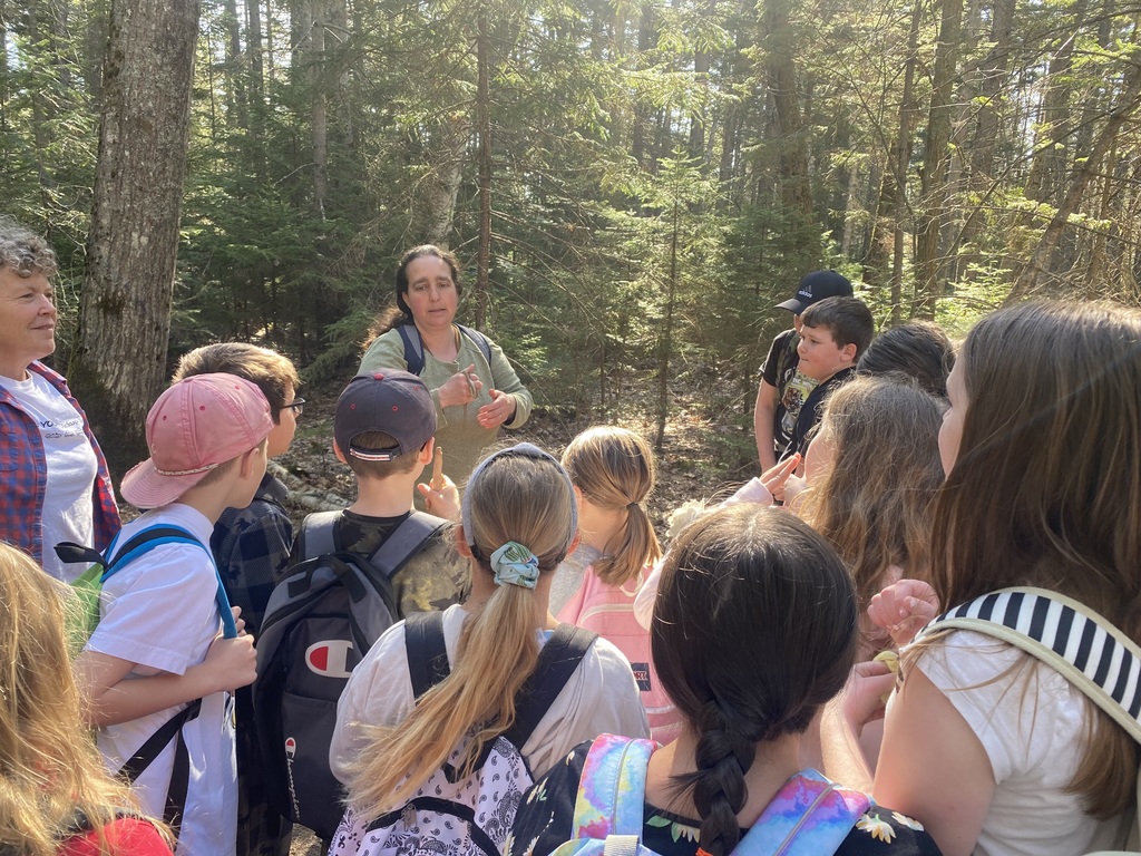 3rd grade hike out to Plummer Point