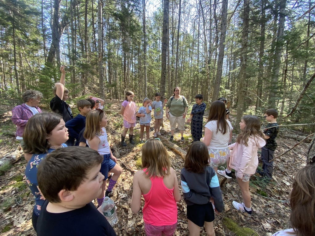 3rd grade hike out to Plummer Point