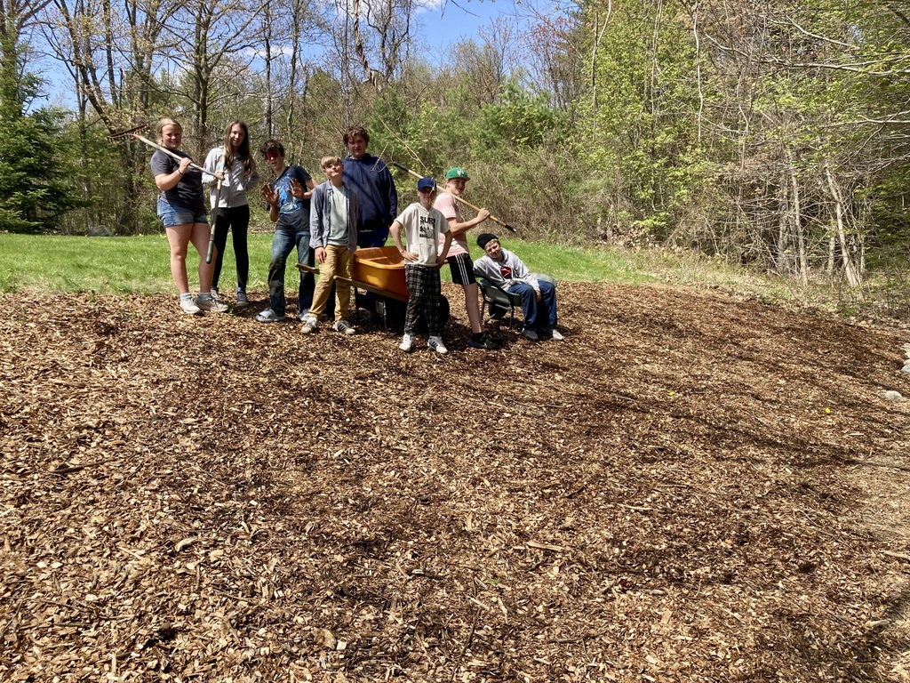 &th grade helping spread the woodchips!